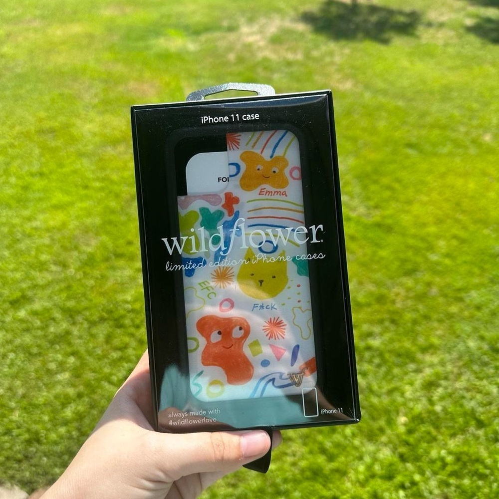 emma chamberlain iphone 11 wildflower phone case